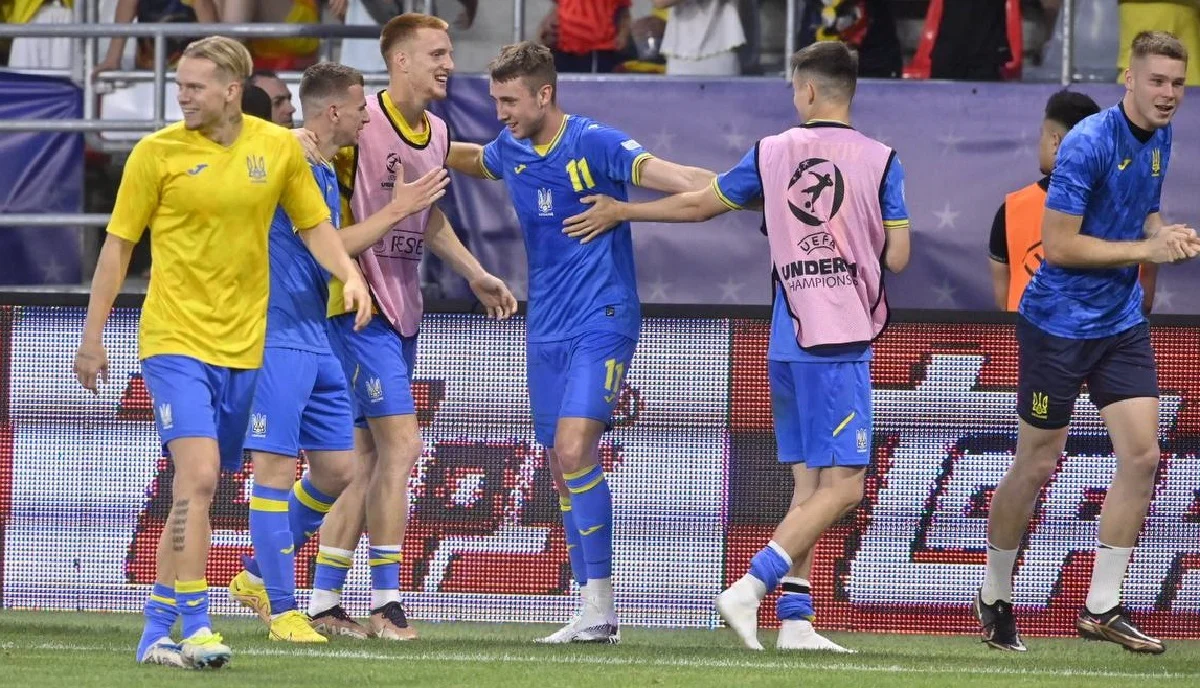 Владислав Ванат (в центрі) / УАФ