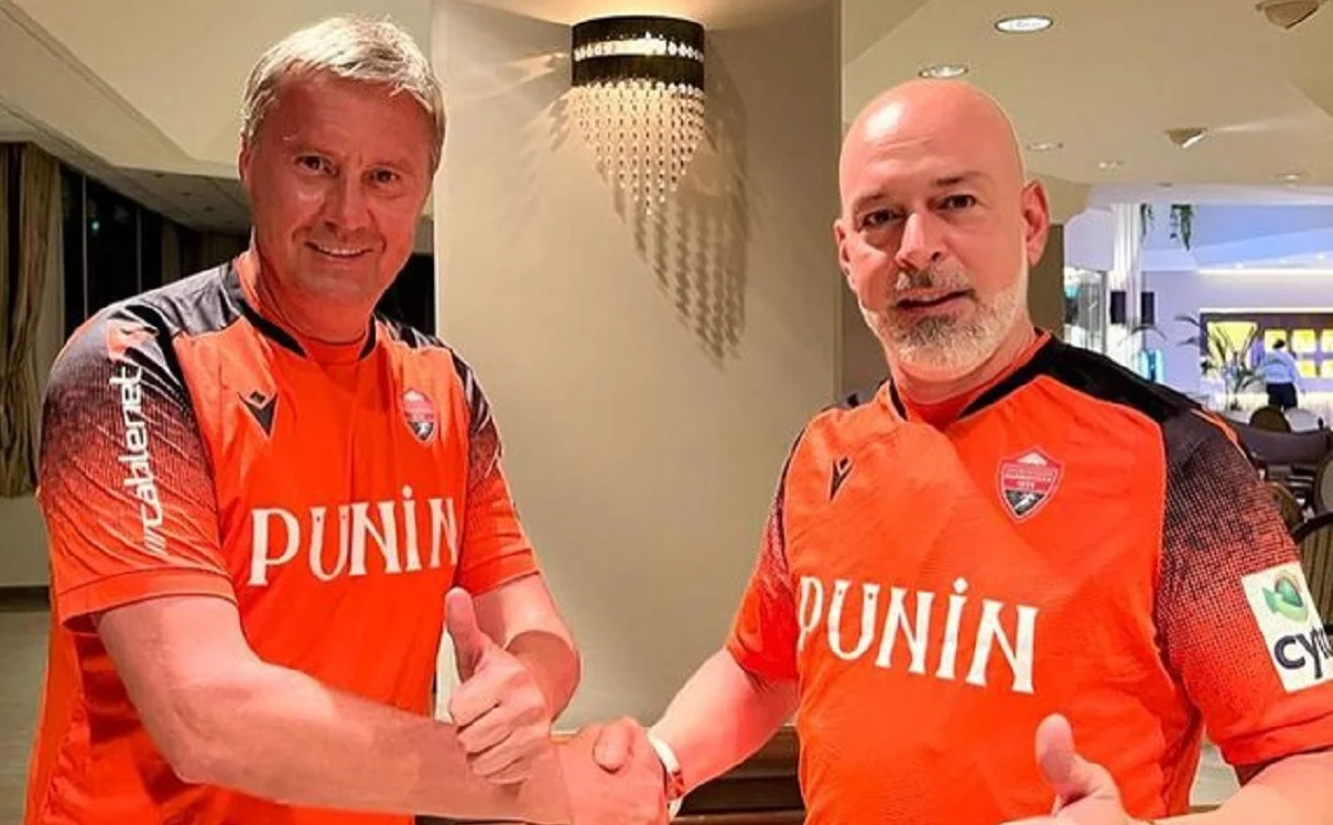 Хацкевич під час призначення у Карміотіссу / Сайт клубу