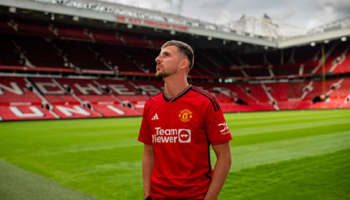 Мейсон Маунт перейшов у Манчестер Юнайтед / МЮ