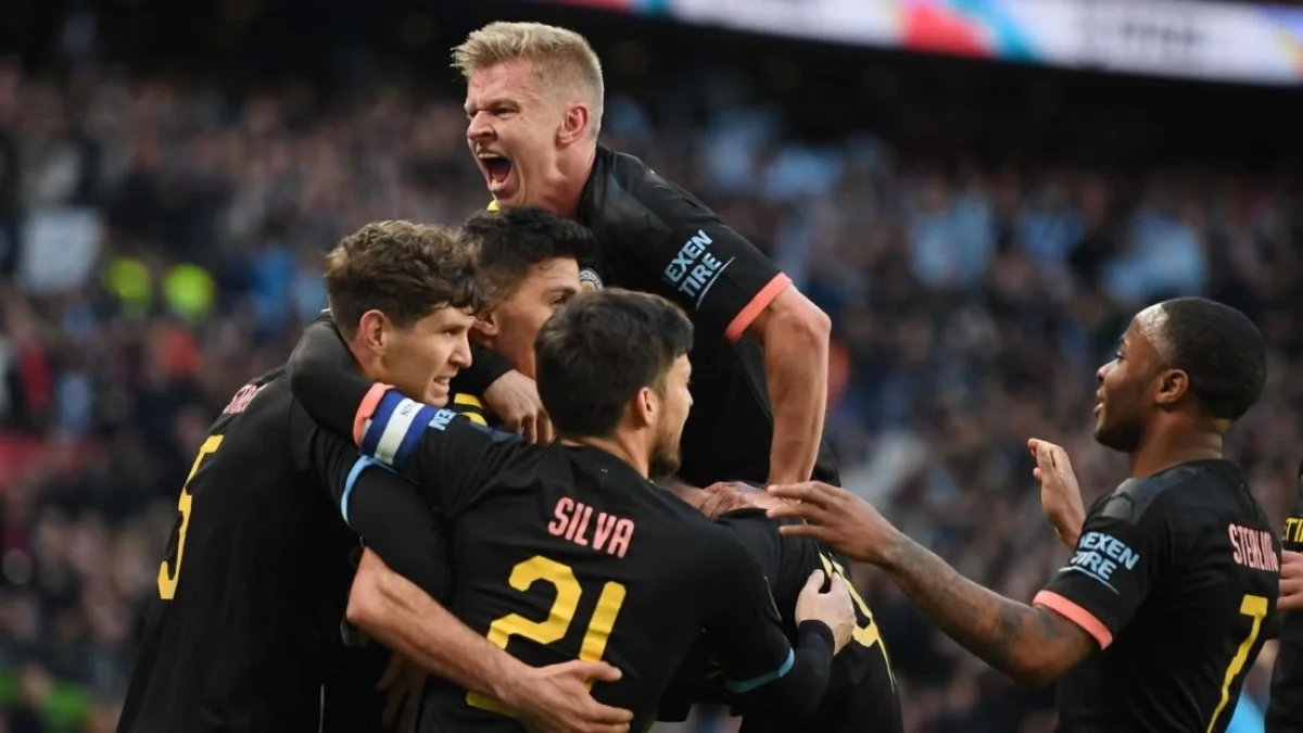 Зінченко святкує забитий м'яч / Reuters