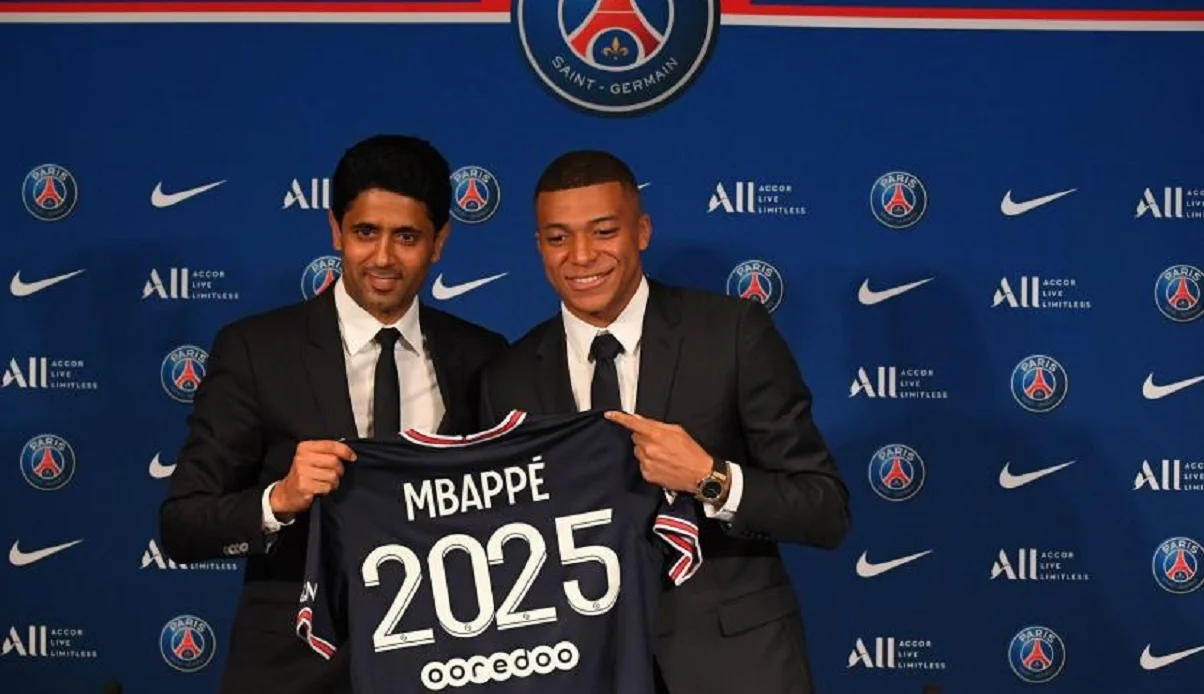 Нассер Аль-Хелаїфі та Мбаппе / фото: Presse Sports