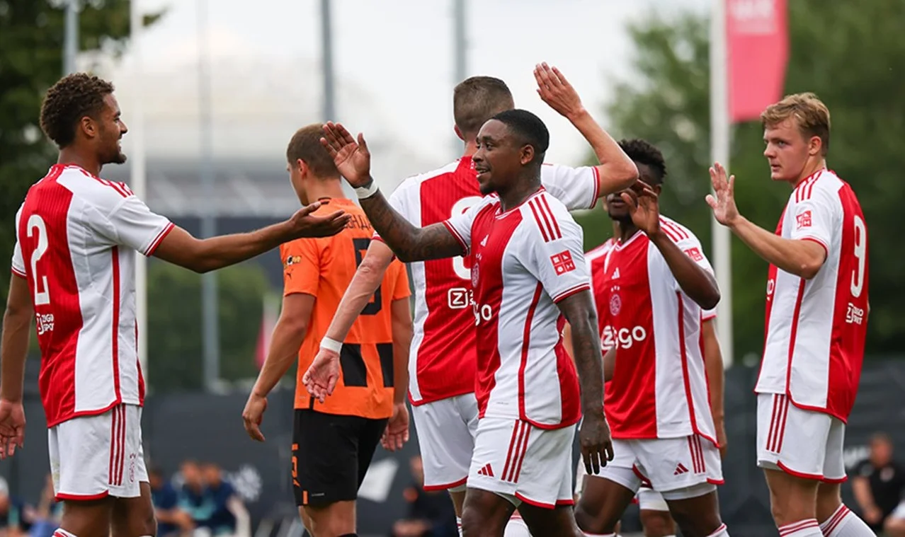 Шахтер проиграл Аяксу / Ajax