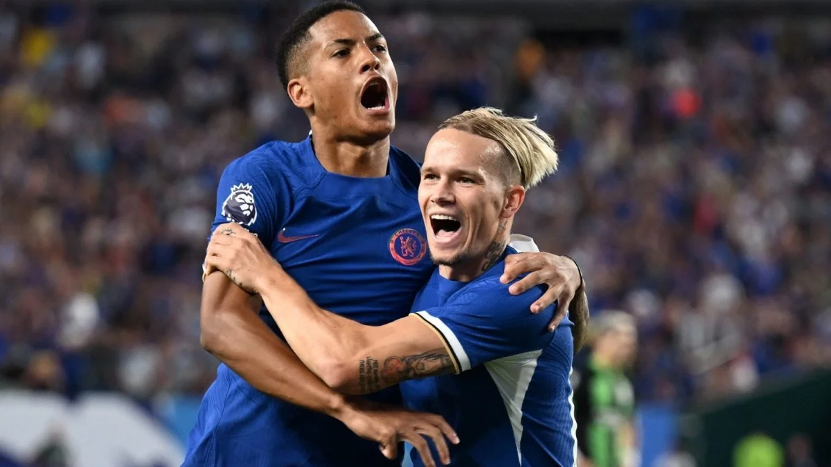 Мудрик святкує дебютний гол за Челсі / фото: ФК Челсі