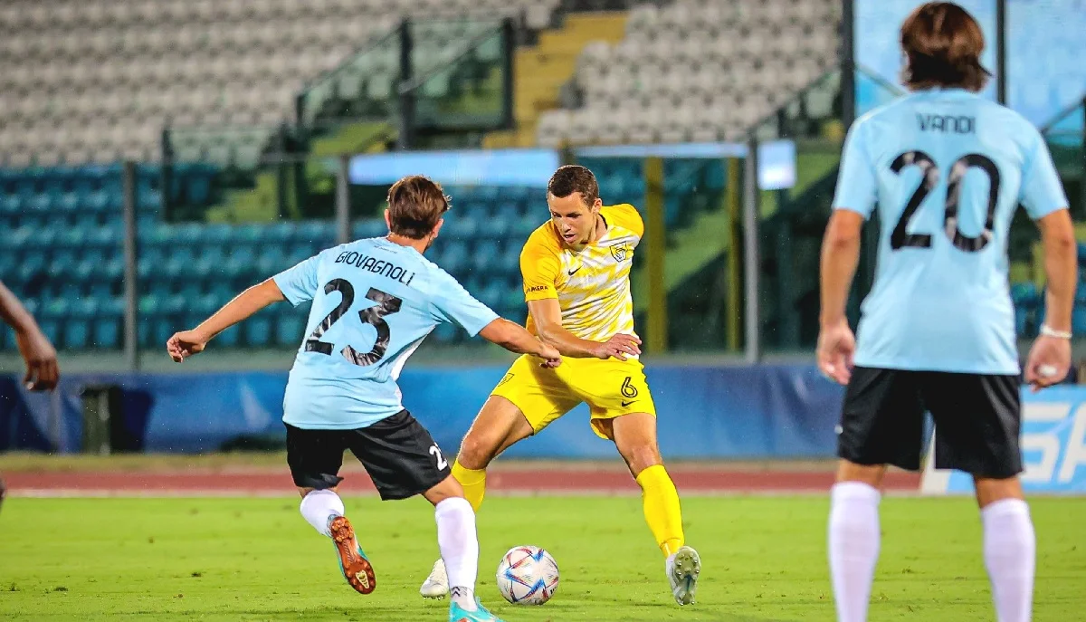 Иван Желизко (в центре) / ФК Вальмиера