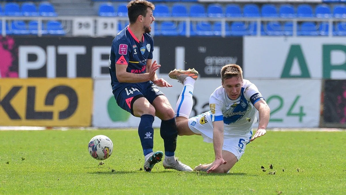 Сергей Сидорчук "зажигает" в матче с Минаем / ФК Динамо