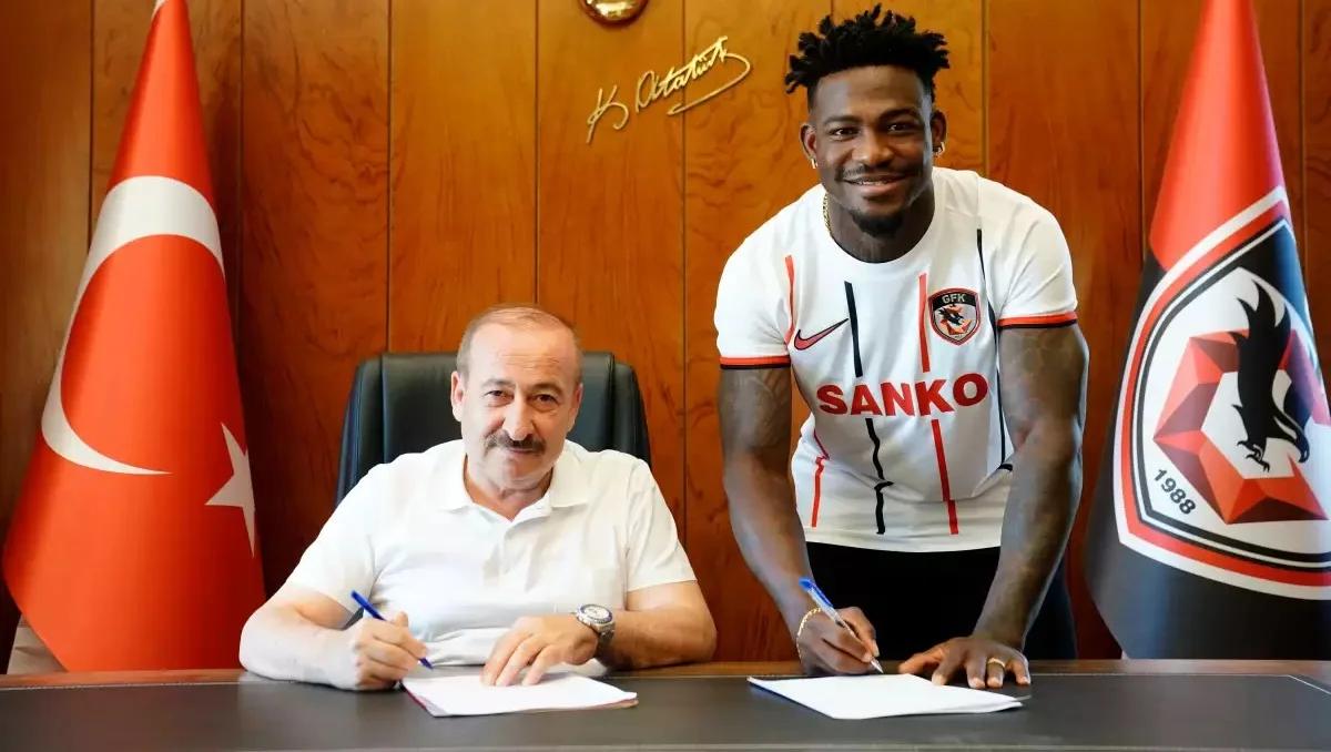 Браян Ріаскос (праворуч) / ФК Газіантеп