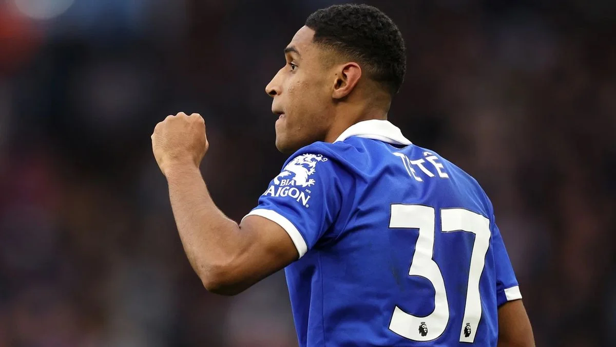 Тете / foxesofleicester.com