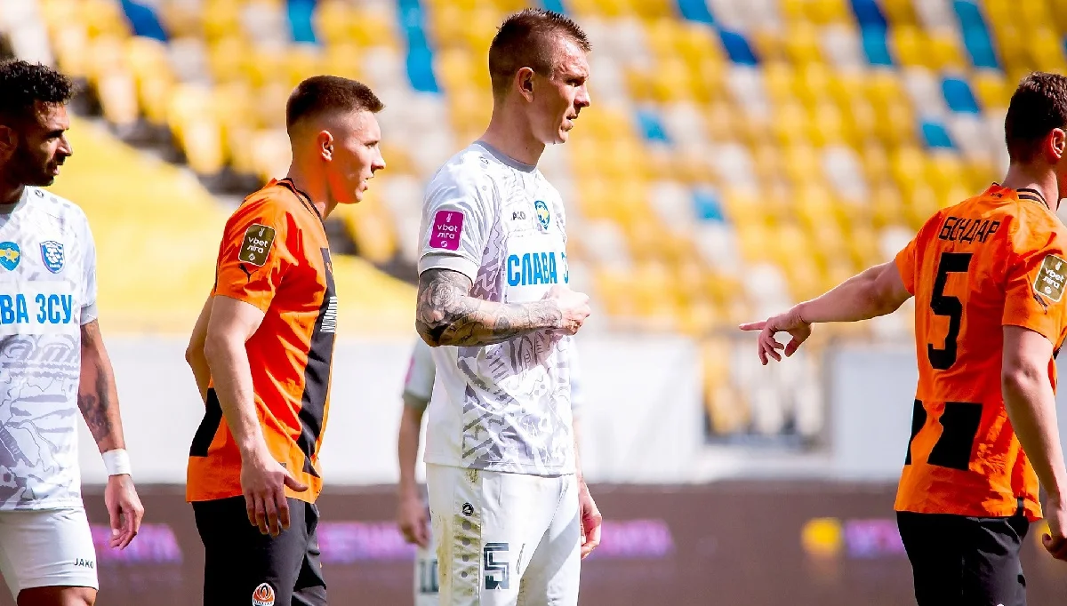 Олексій Дитятьєв (в центрі) / ФК Львів