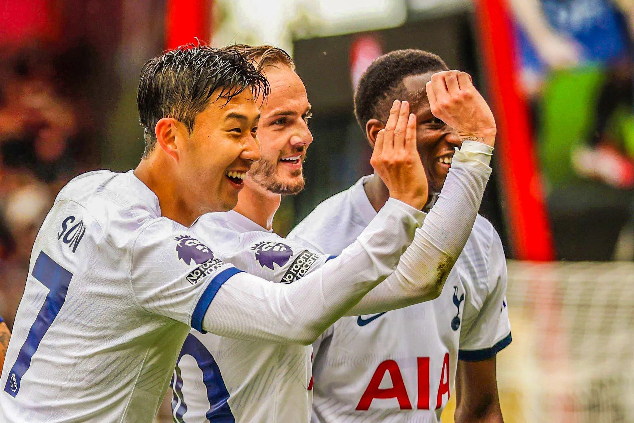 Меддісон та Ко святкують гол