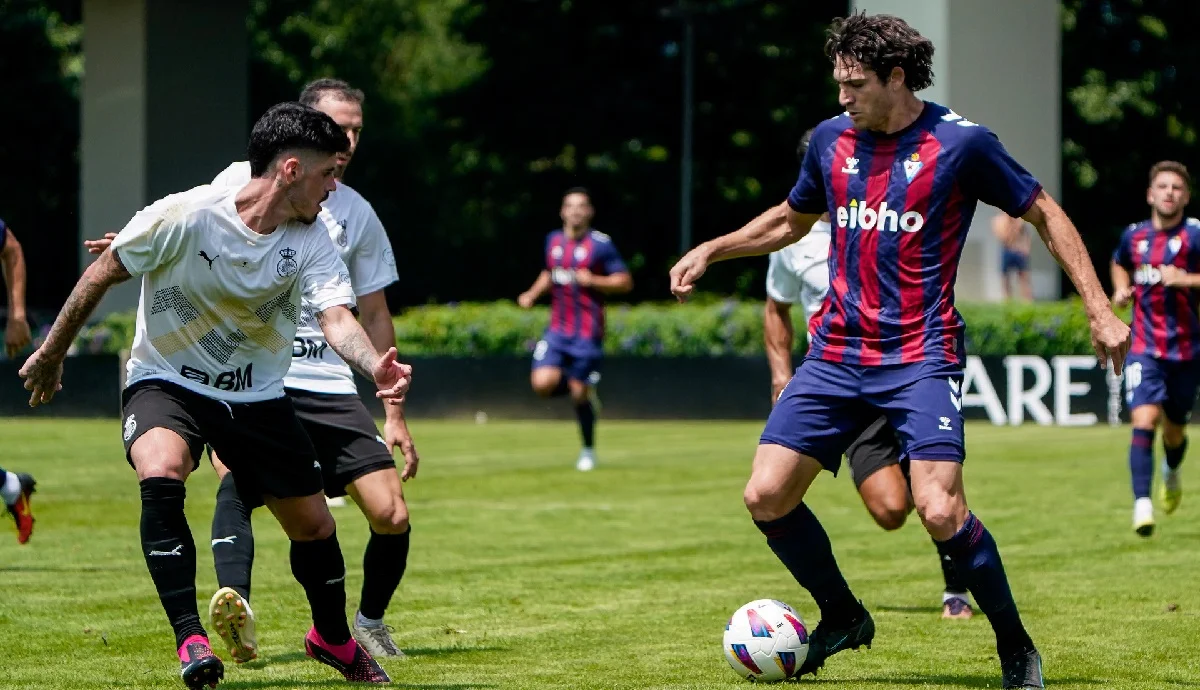 Густаво Бланко Лещук (праворуч) / ФК Ейбар