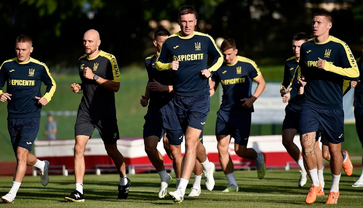 Сергей Сидорчук (в центре) / УАФ