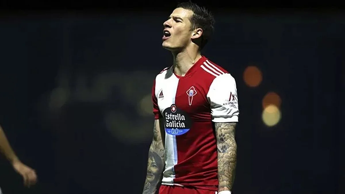 Санті Міна / Marca