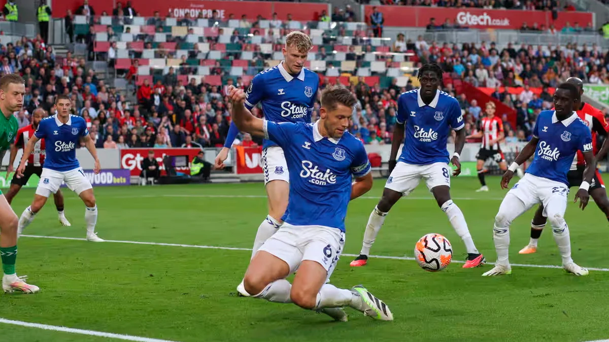 Брентфорд – Эвертон – 1:3 / фото: Mark Leech/Offside/Getty Images