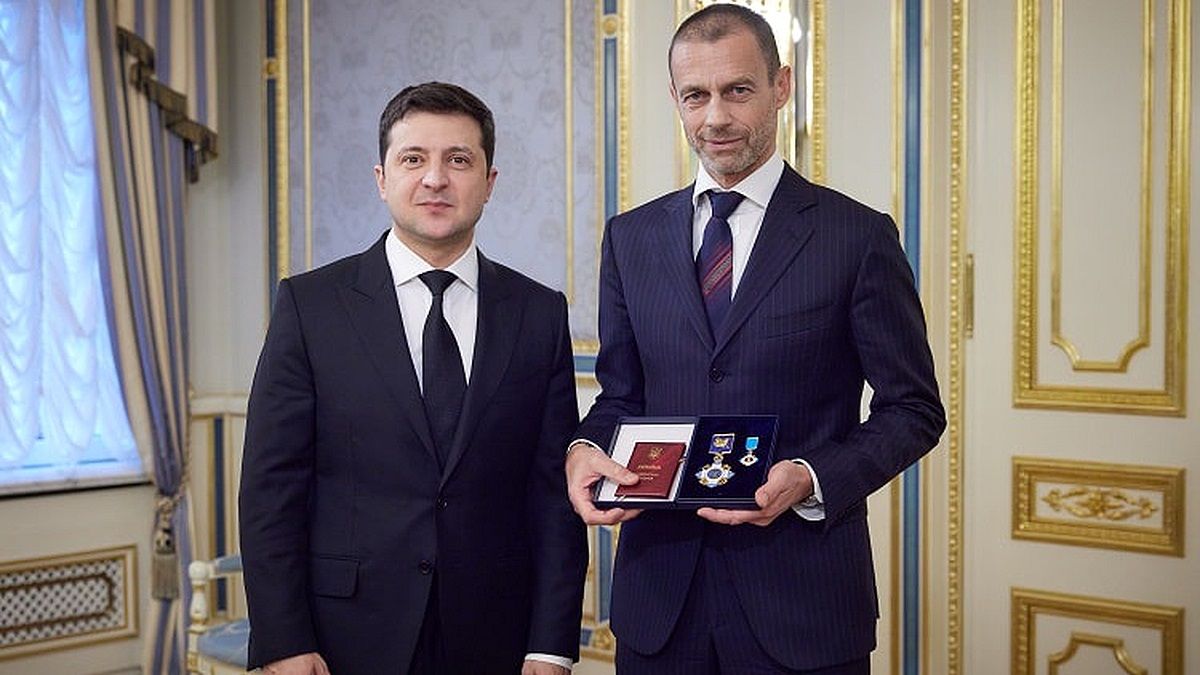 Президент України та президент УЄФА / фото з урядових порталів України