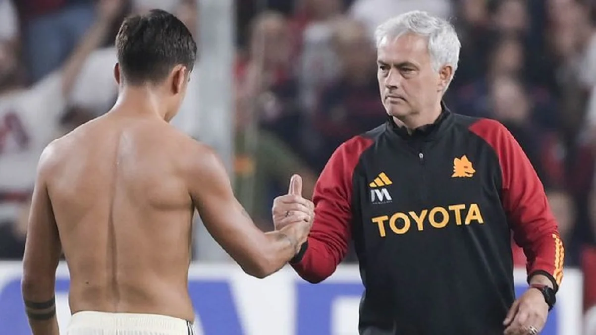 Дибала та Моурінью / фото: офіційний сайт клуби