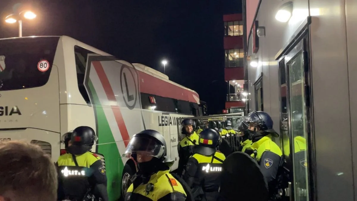 Бійка після матчу АЗ – Легія 05 10 2023 