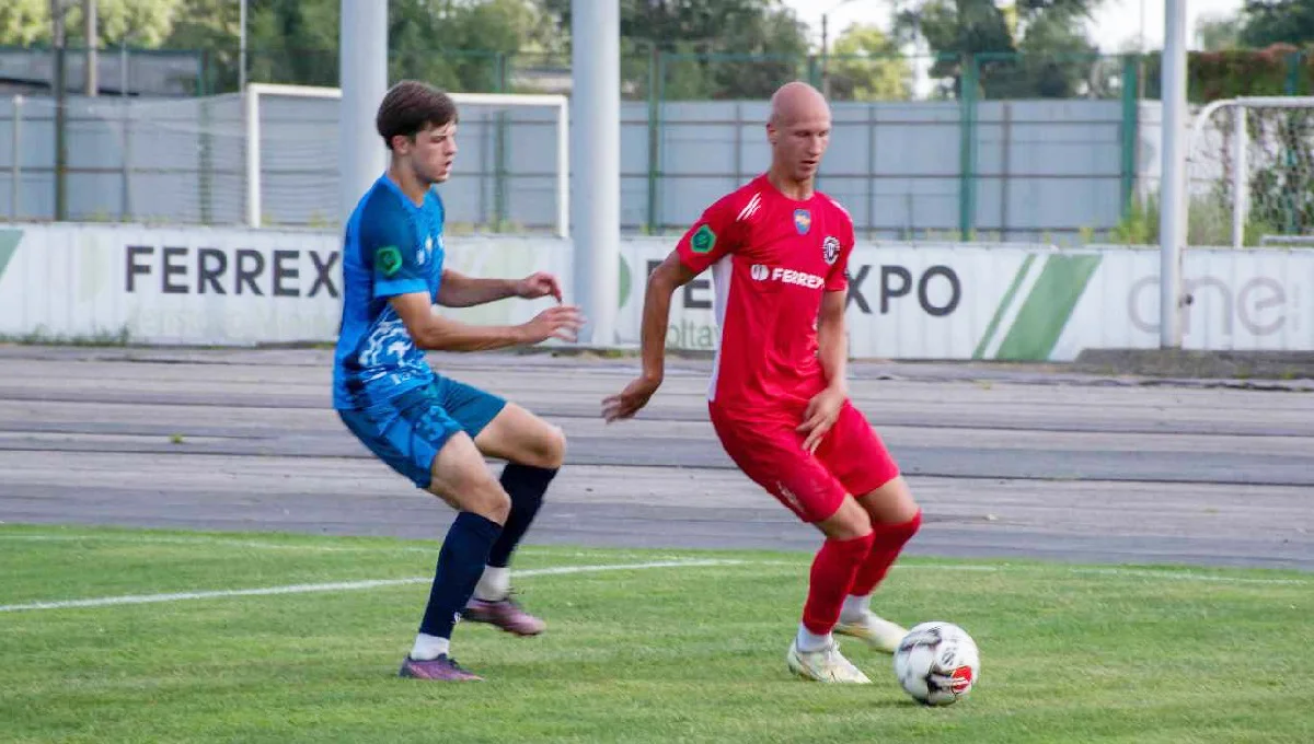 Артем Нижник (праворуч) / ФК Гірник-Спорт