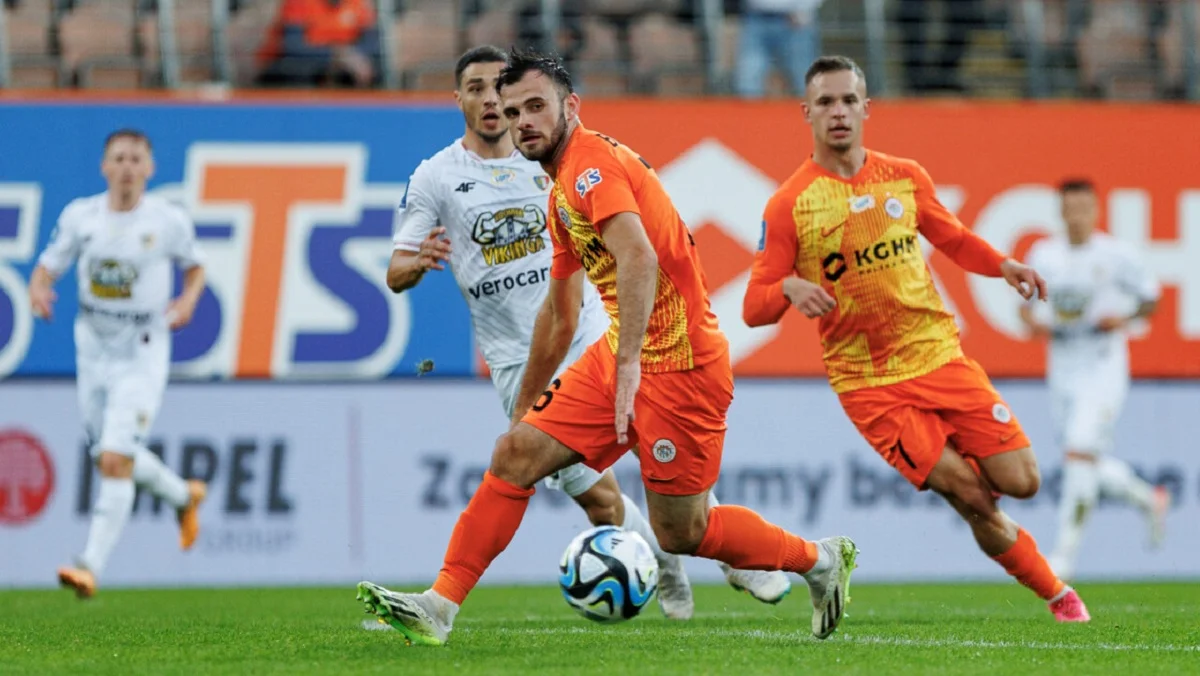 Сергій Булеца (в центрі) / ФК Заглембе