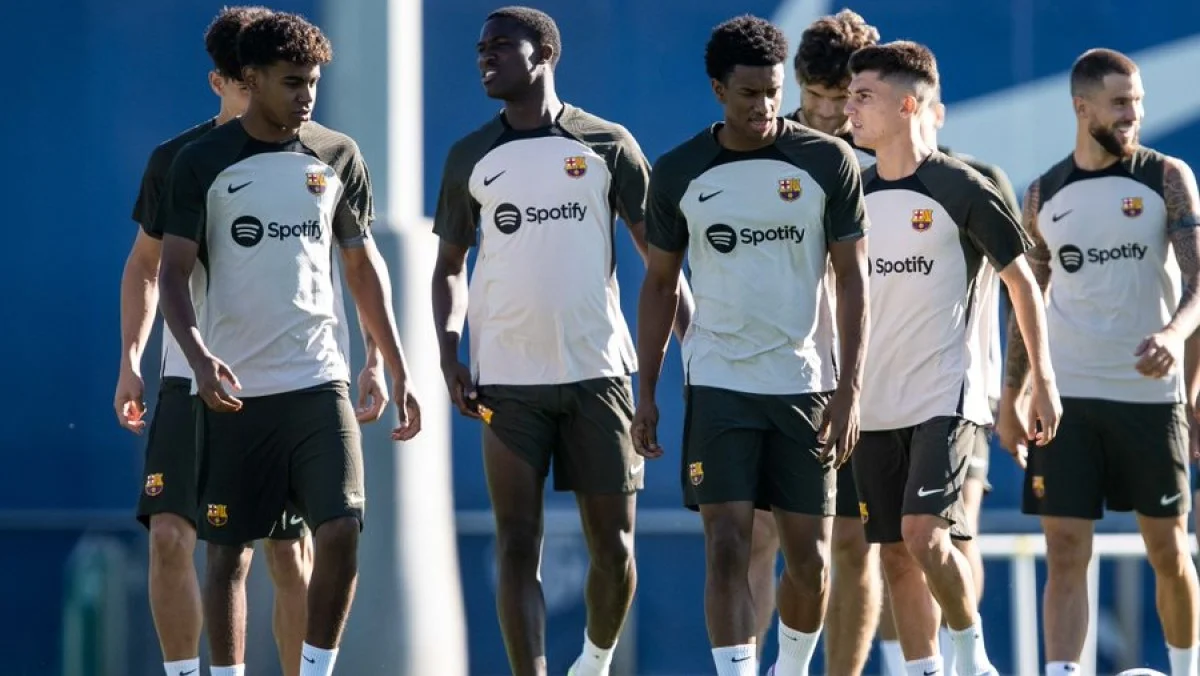 Ламин Ямал и Алехандро Бальде на тренировке / Mundo Deportivo