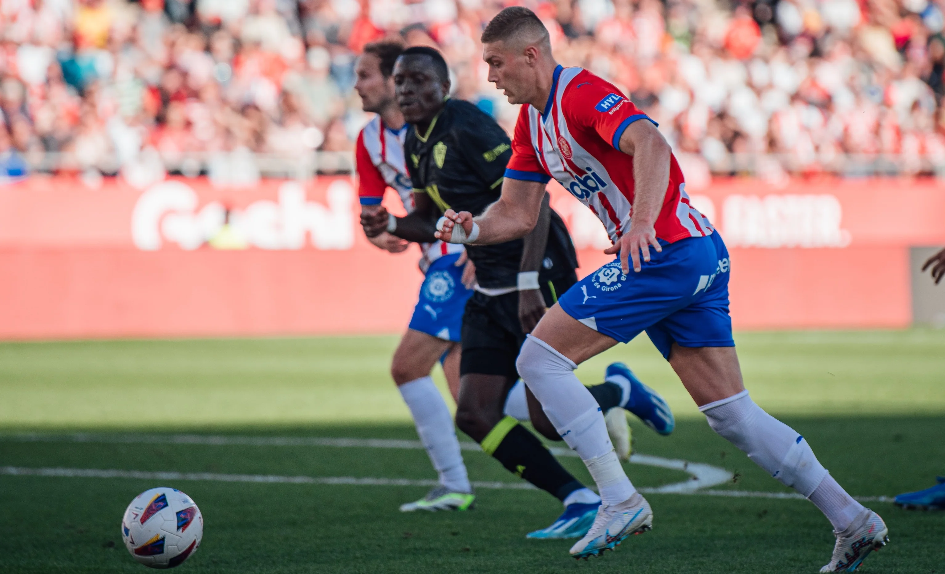 Артем Довбик / Жирона