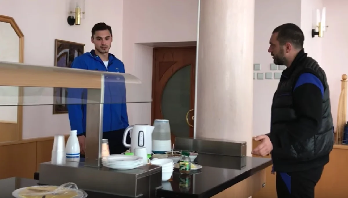 Георгий Бущан в столовой Динамо на базе в Конча-Заспе / ФК Динамо