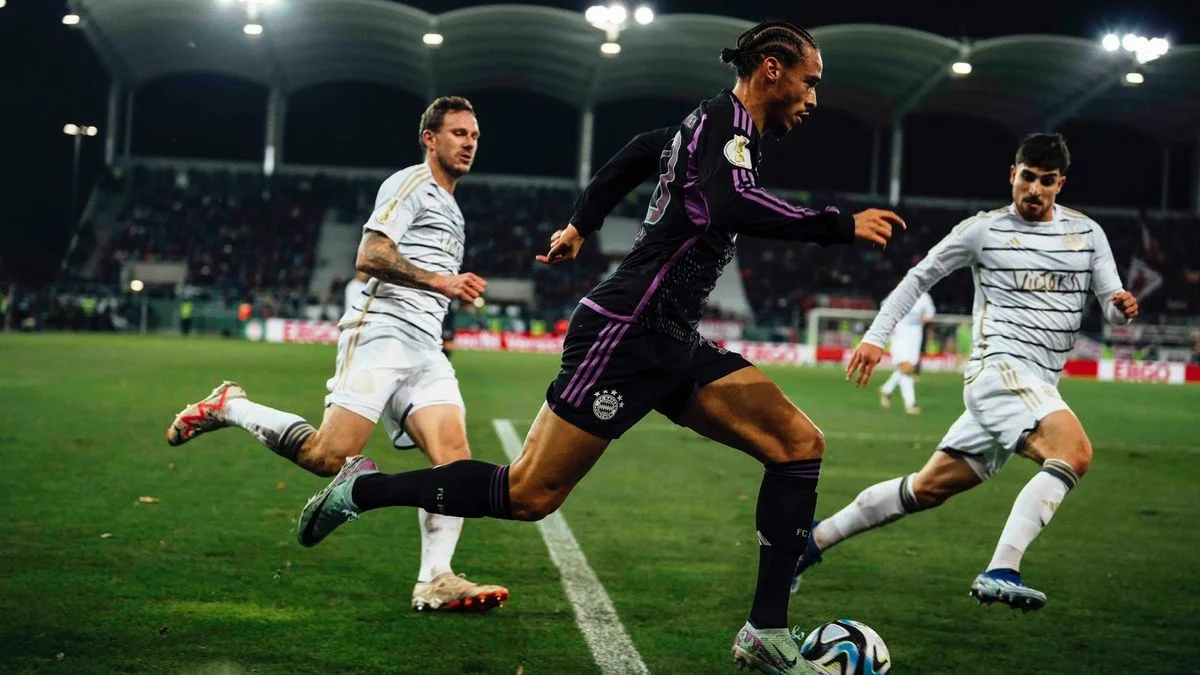 Сане / twitter.com/FCBayern