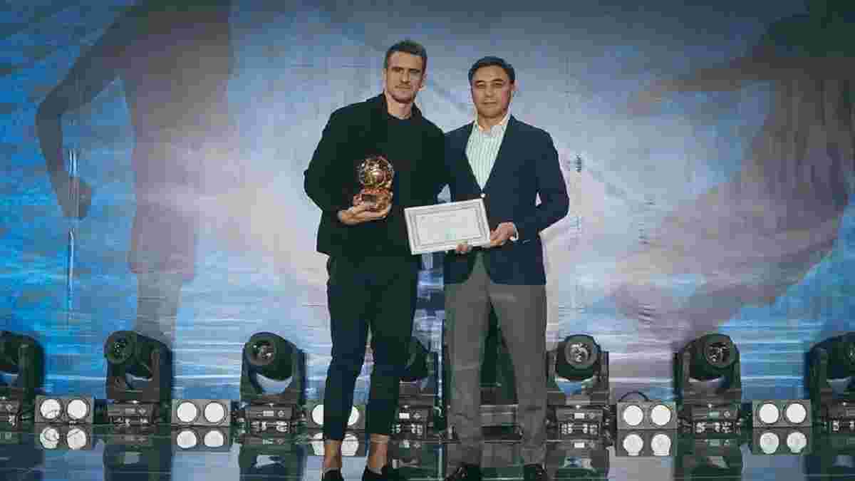 Бєсєдін і Макаренко отримали "Золоті м'ячі" за перемогу в чемпіонаті Казахстану: "Мессі, ти не заслужив"