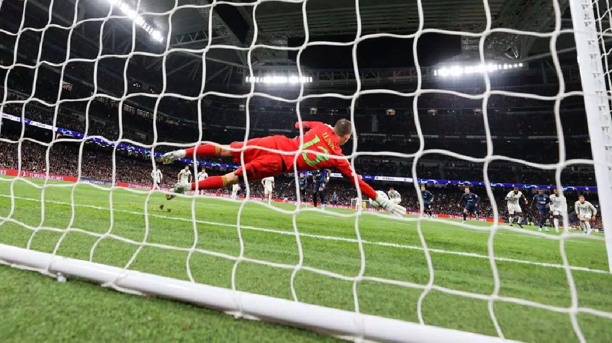 Андрей Лунин / / Kiko Huesca (EFE)