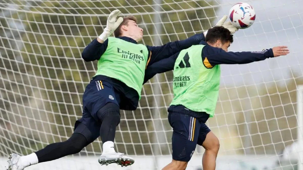 Андрей Лунин (слева) / ФК Реал