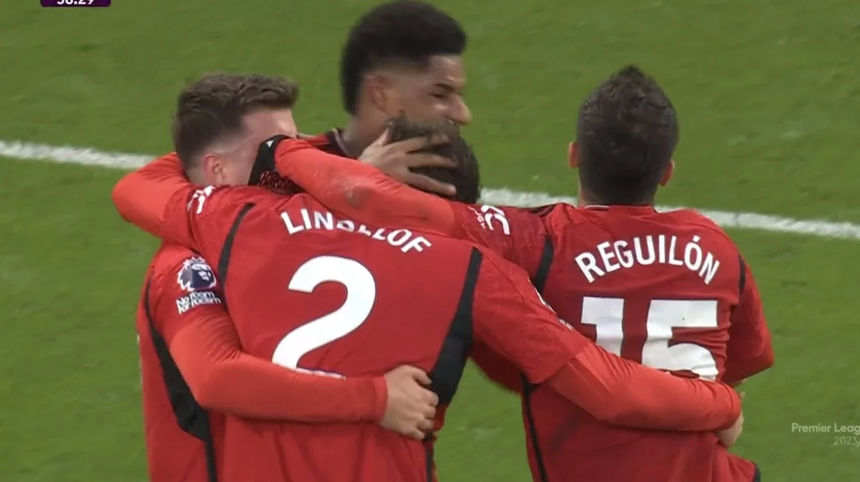 Манчестер Юнайтед – Лутон / скриншот из трансляции