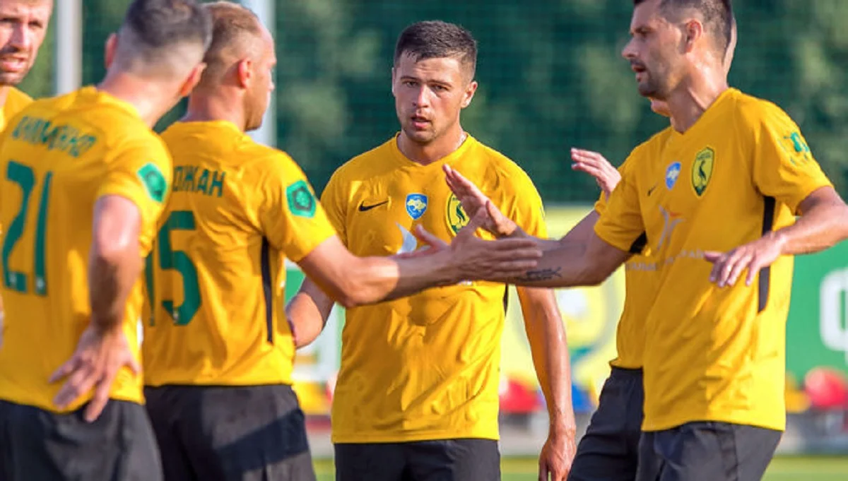 Володимир Коваль (в центрі) / ФК Лівий берег