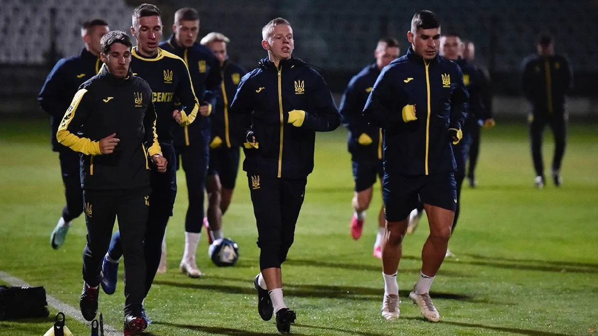 Олександр Зінченко (в центрі) / УАФ