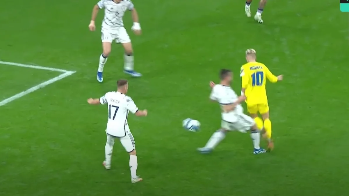 Епізод з падінням Мудрика / скріншот