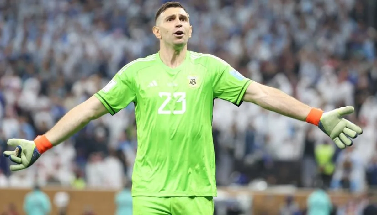 Эмилиано Мартинес / фото: N. Luttiau/L'Équipe