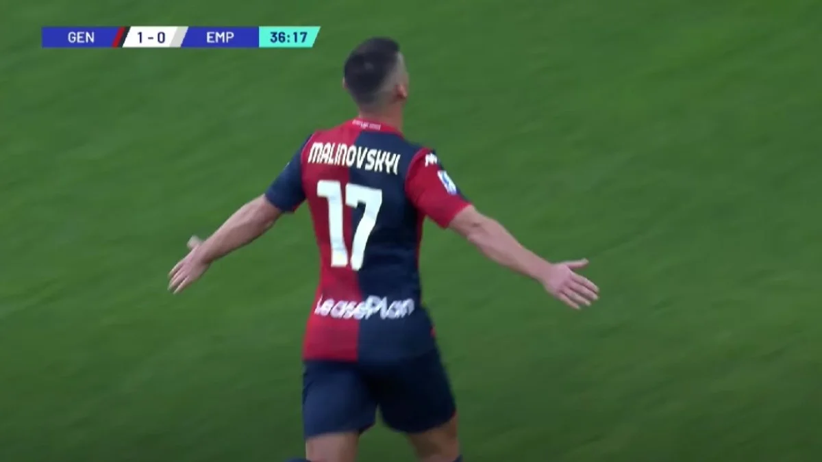 Руслан Маліновський святкує забитий гол / скріншот