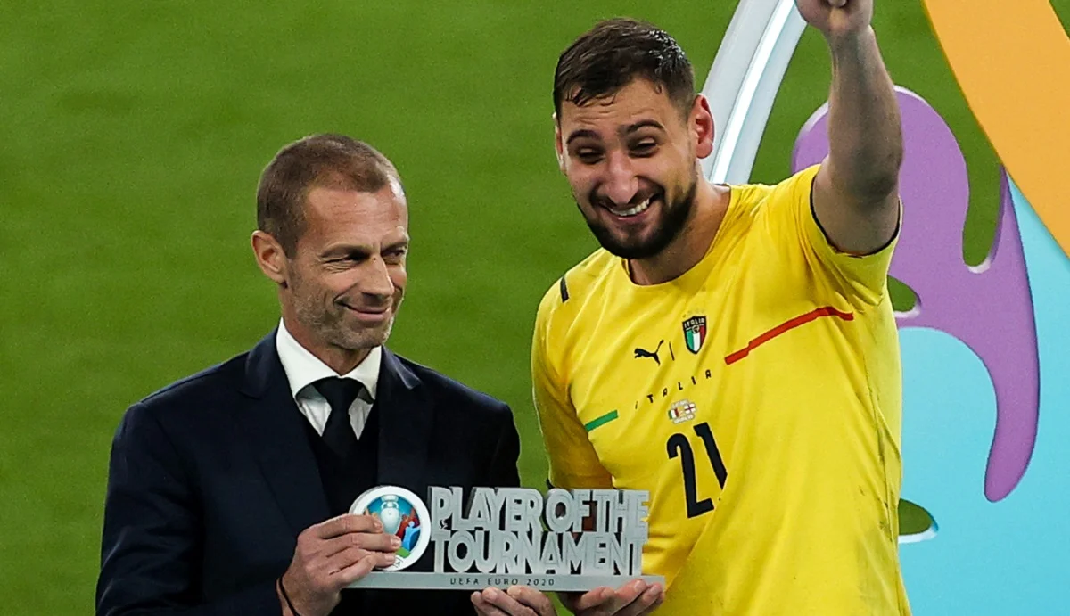 Александер Чеферин (слева) / Getty Images