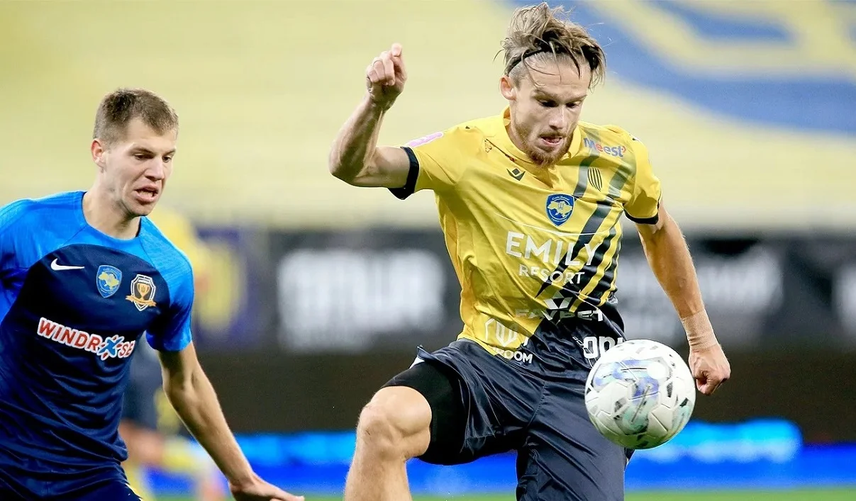 Юрій Климчук проти СК Дніпро-1 / Фото ФК Рух