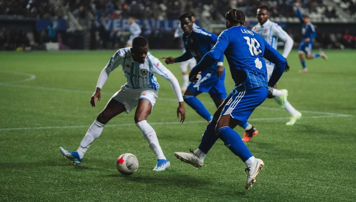 Джермейн Ленс проти Ред Стар / фото: офіційний сайт Версаля