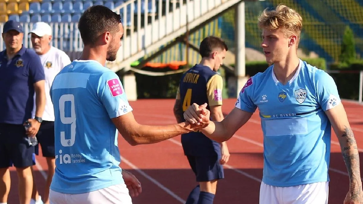 Даниил Голуб (справа) / ФК Минай