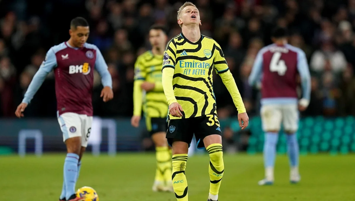 Александр Зинченко в матче АПЛ Астон Вилла – Арсенал / Getty Images