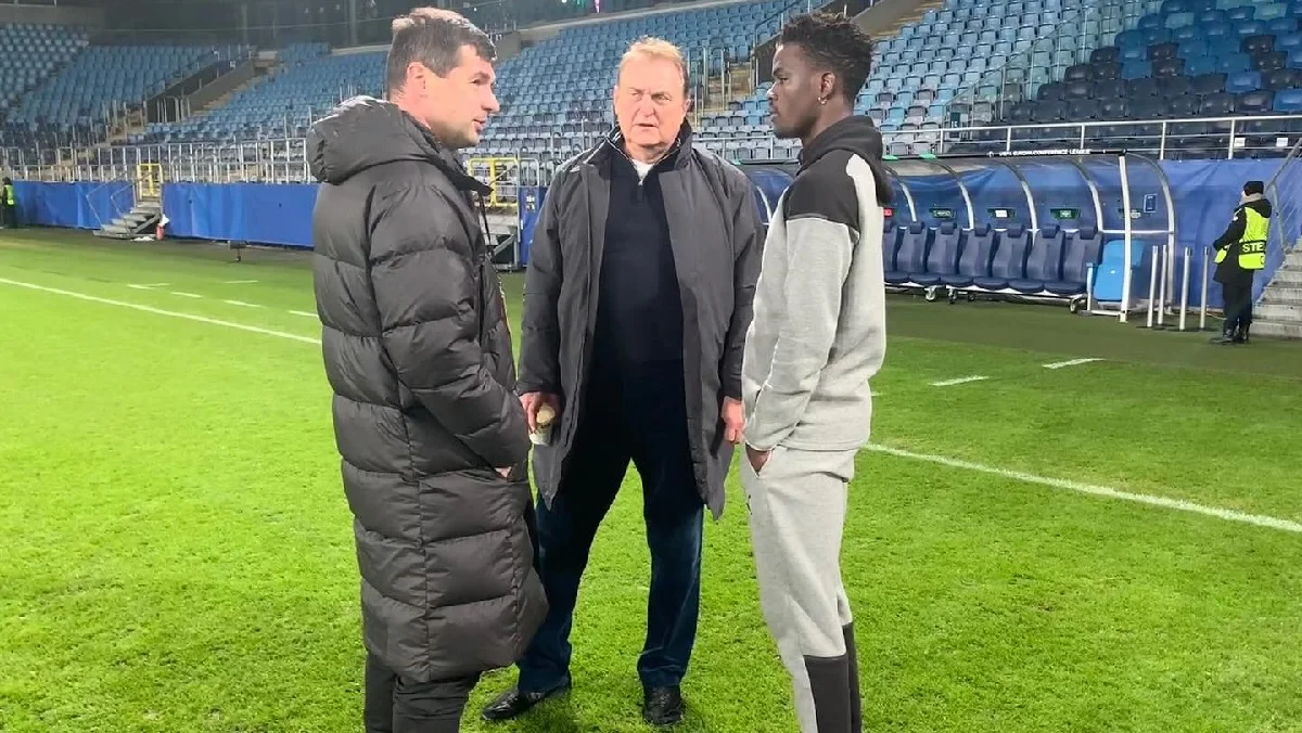 Юрій Коваль (в центрі) / ФК Зоря