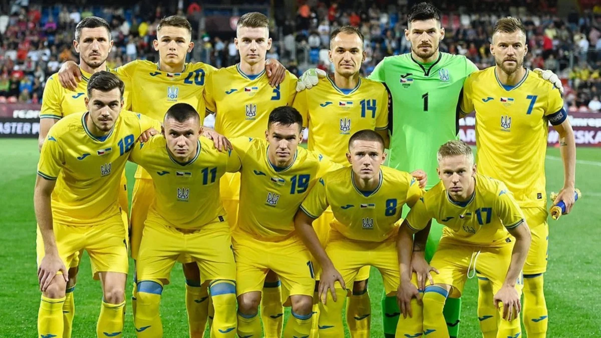 Тарас Качараба (нижний ряд, крайний слева) / УАФ