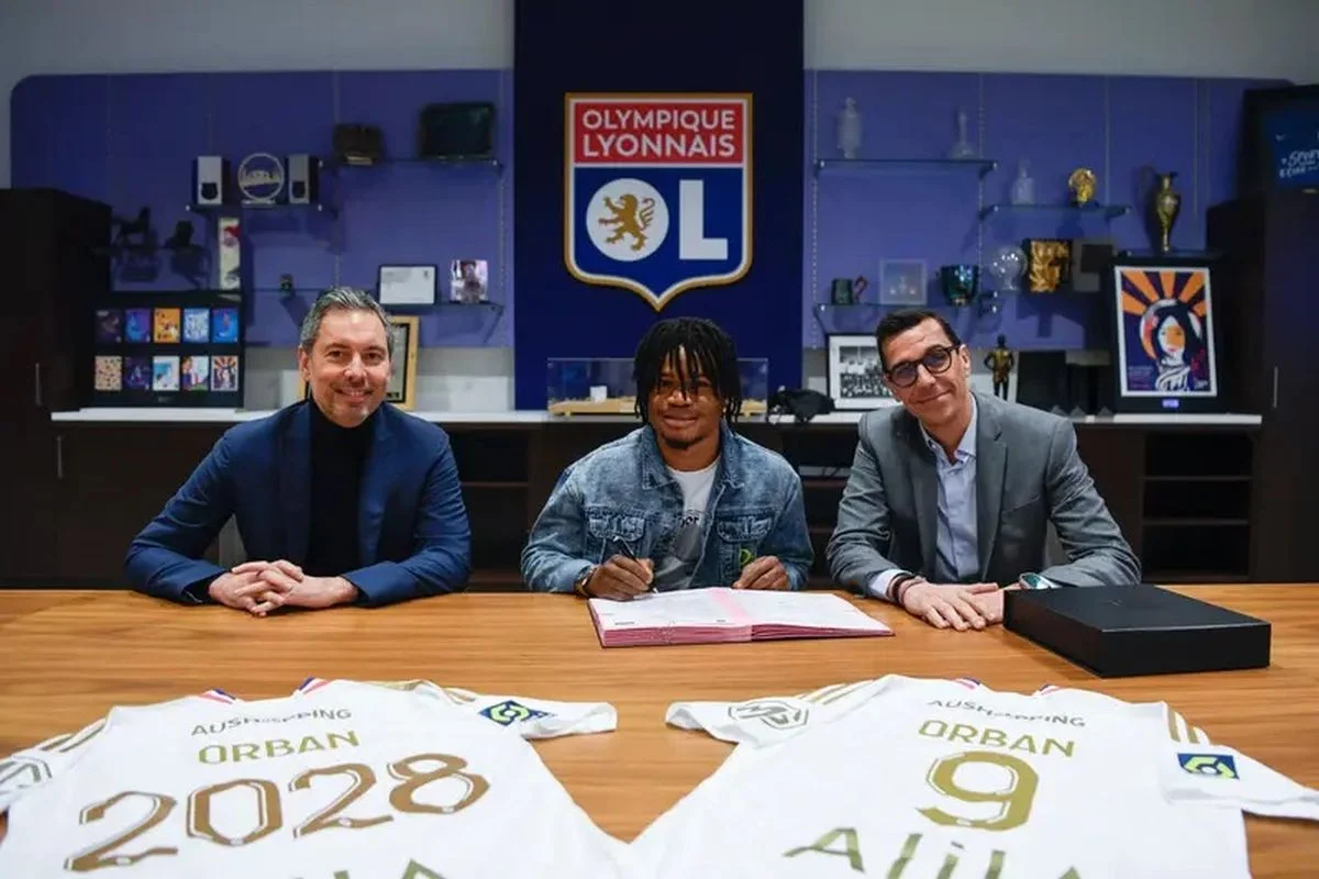 Гифт Орбан / Ліон