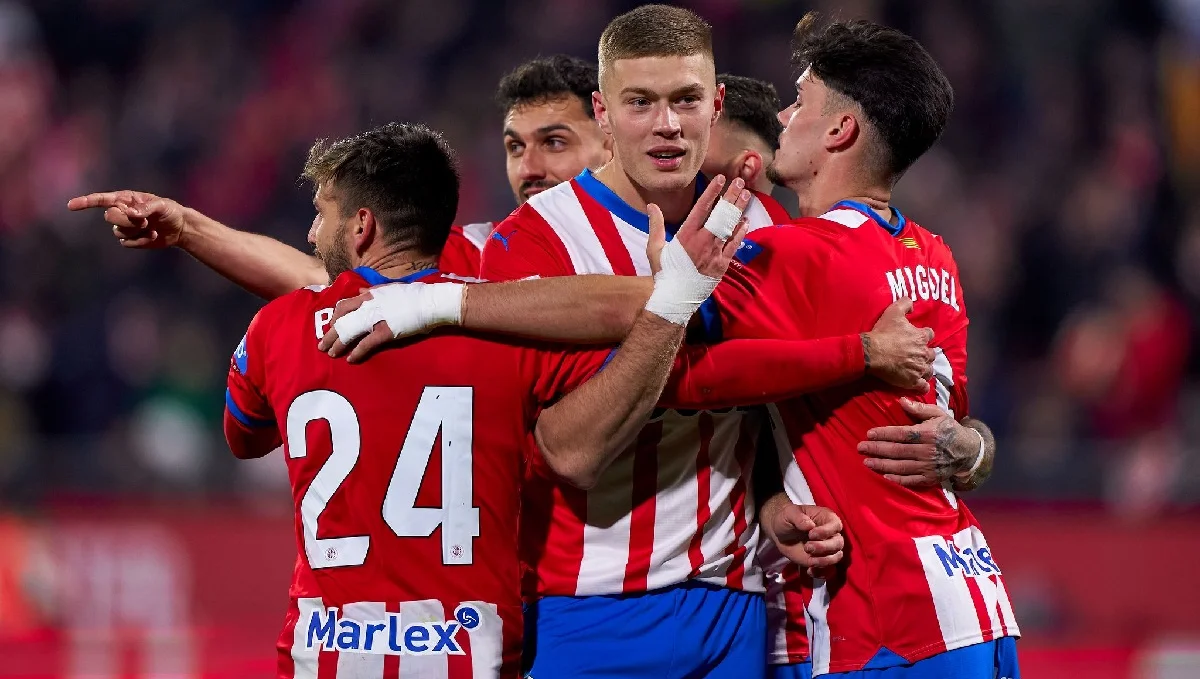 Артем Довбик (в центре) / Getty Images