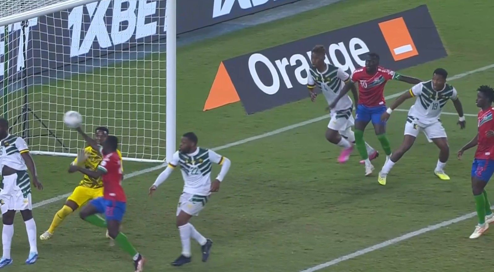 Новая "рука Бога" от Гамбии