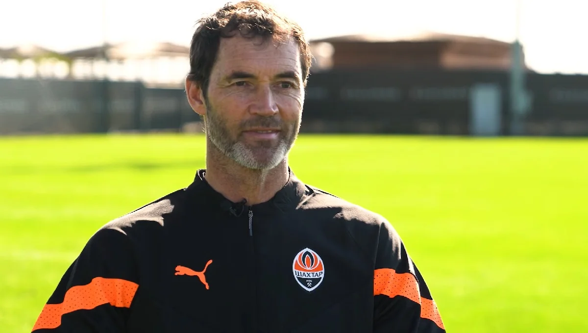 Раймонд ван дер Гау / Стоп-кадр из видео