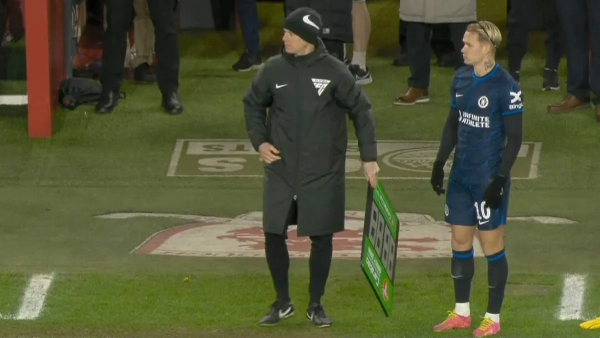 Михаил Мудрик (справа) / Стоп-кадр из видео