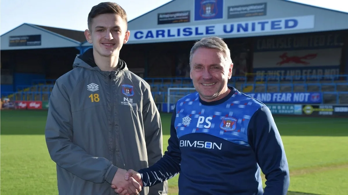 Антон Дудик (слева) / ФК Карлайл Юнайтед