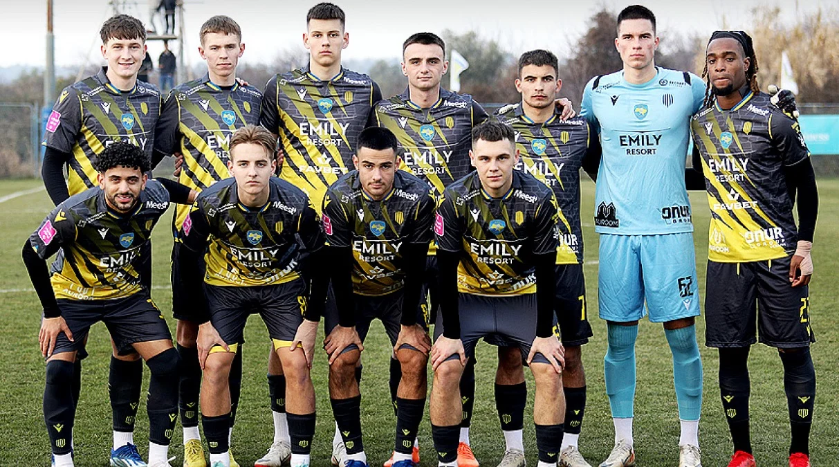 Юрій Матвіїв (стоїть крайній ліворуч) / ФК Рух