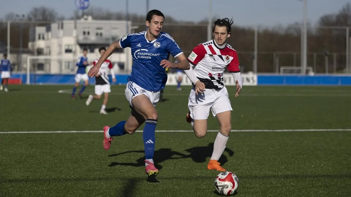 Микита Славицький (ліворуч) / ФК Шальке